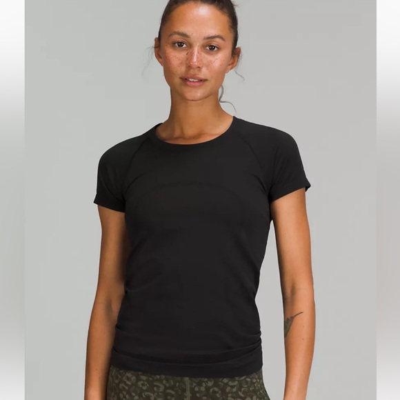 lululemon athletica Tops - Lululemon Swiftly Tech Short Sleeve Shirt 2.0 in Black Size 10